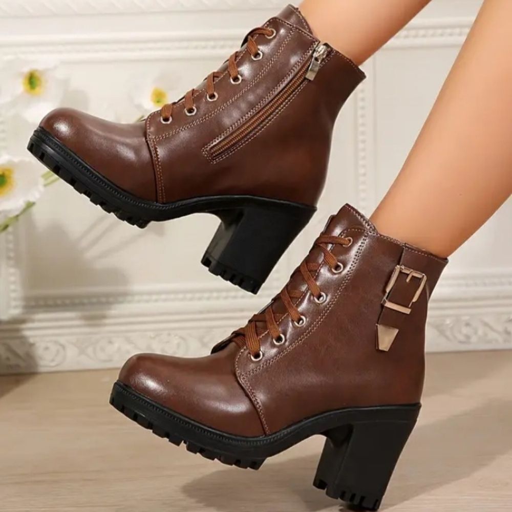 Ladies  Brown Chunky heel boots sz 8.5
